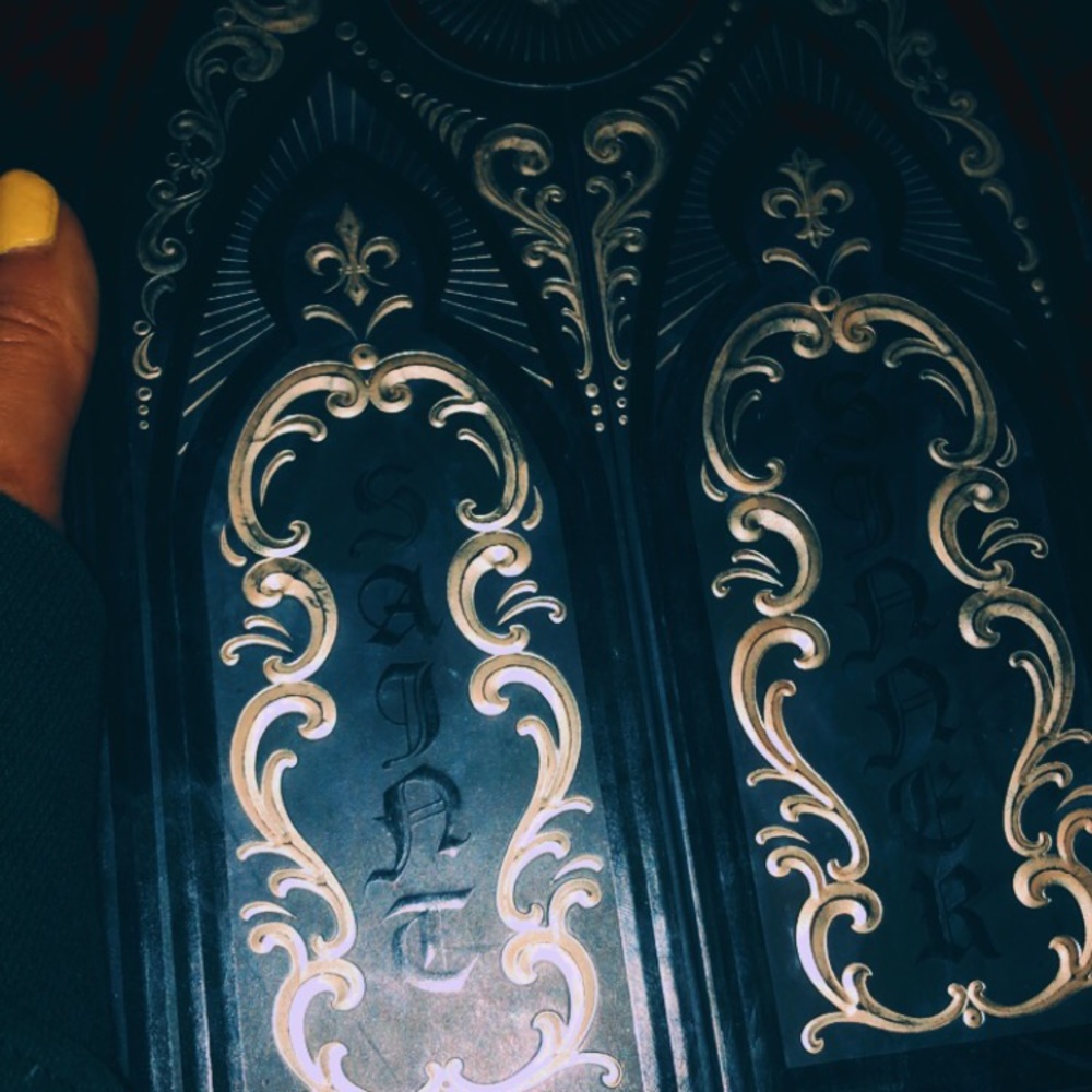 saint and sinners -Kat Von D- eyeshadow palette